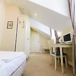 Ambasadorski 3*