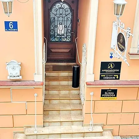 Ambasadorski
