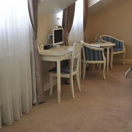 Ambasadorski 3*