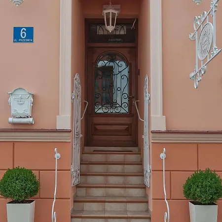 Hotel Ambasadorski 3*