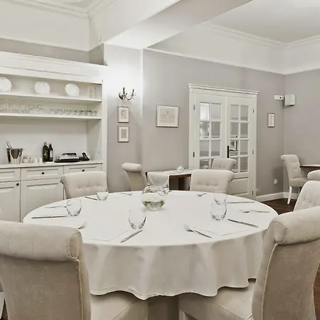 Ambasadorski Hotel 3*