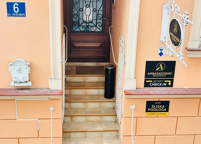 Ambasadorski Ξενοδοχείο