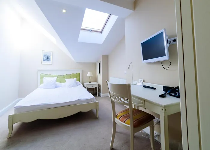 Ξενοδοχείο Ambasadorski 3*