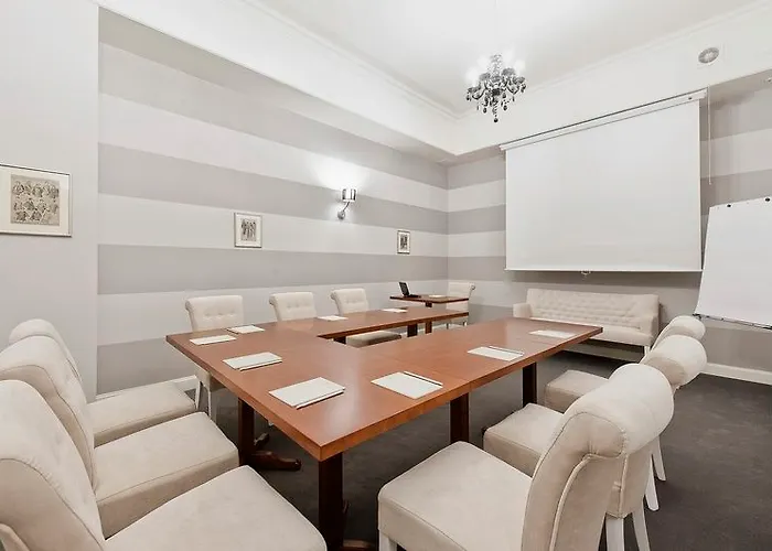 Ambasadorski Жешув