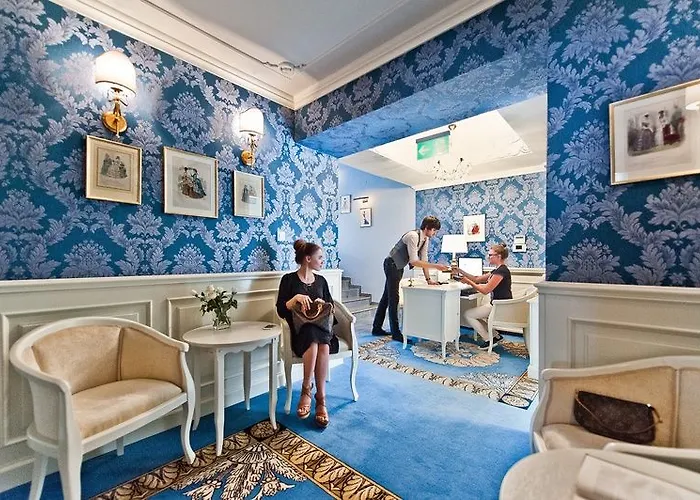 Ambasadorski Ξενοδοχείο 3*