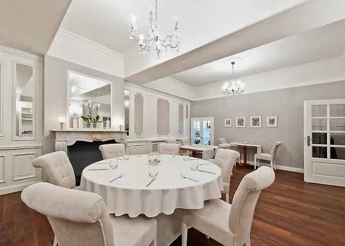 Ambasadorski Ξενοδοχείο