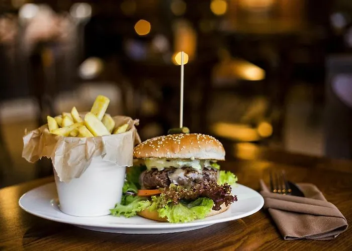 Ambasadorski Отель 3*