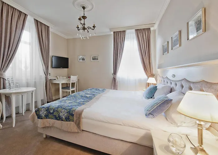 Ambasadorski Ξενοδοχείο