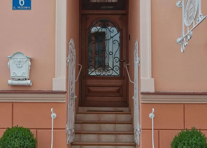 Отель Ambasadorski 3*