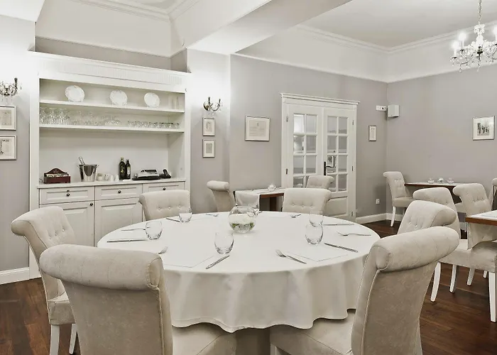 Ambasadorski Отель 3*